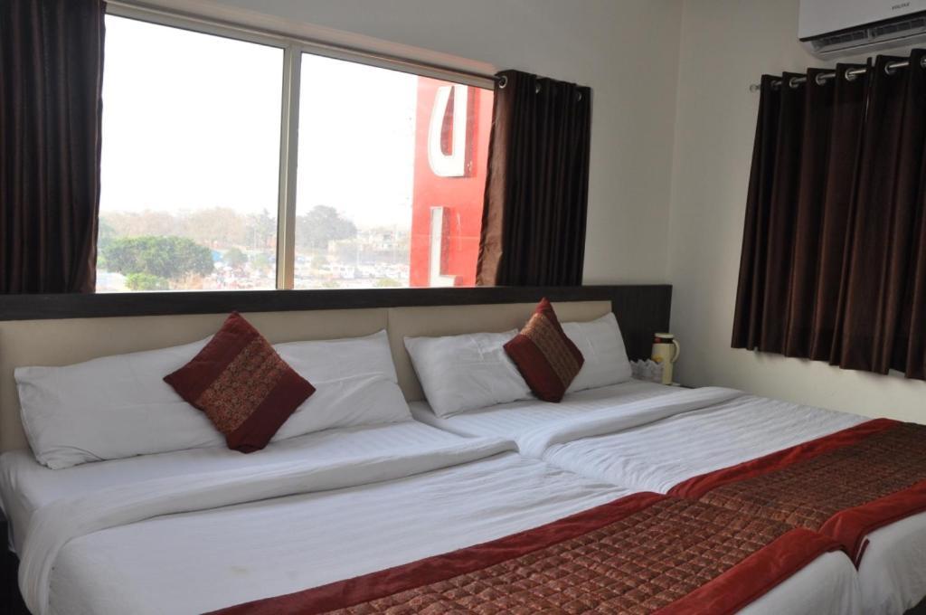 Hotel Al Gulzar Дели Экстерьер фото