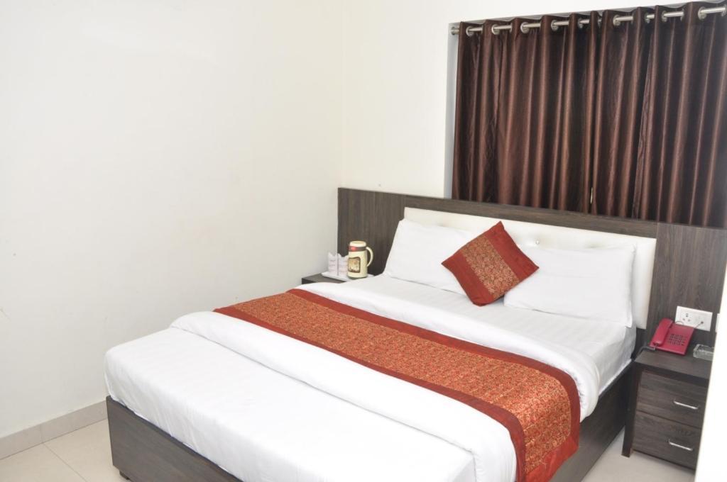 Hotel Al Gulzar Дели Экстерьер фото